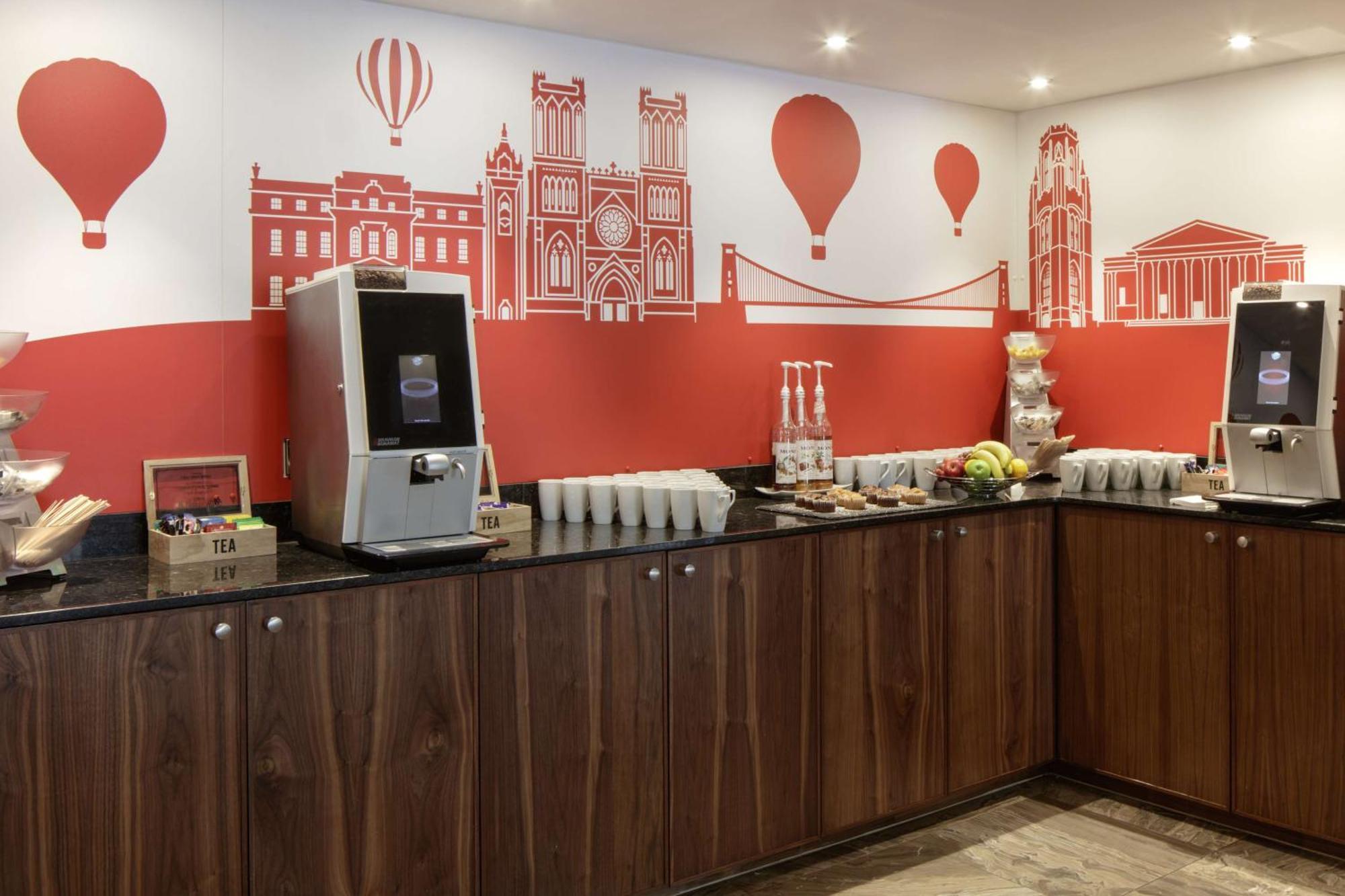 Doubletree By Hilton Bristol City Centre מראה חיצוני תמונה
